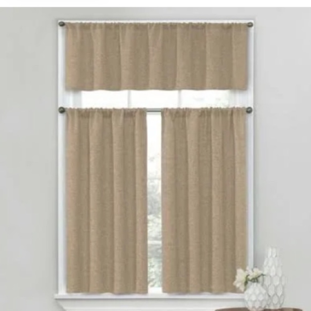 Cafe curtains